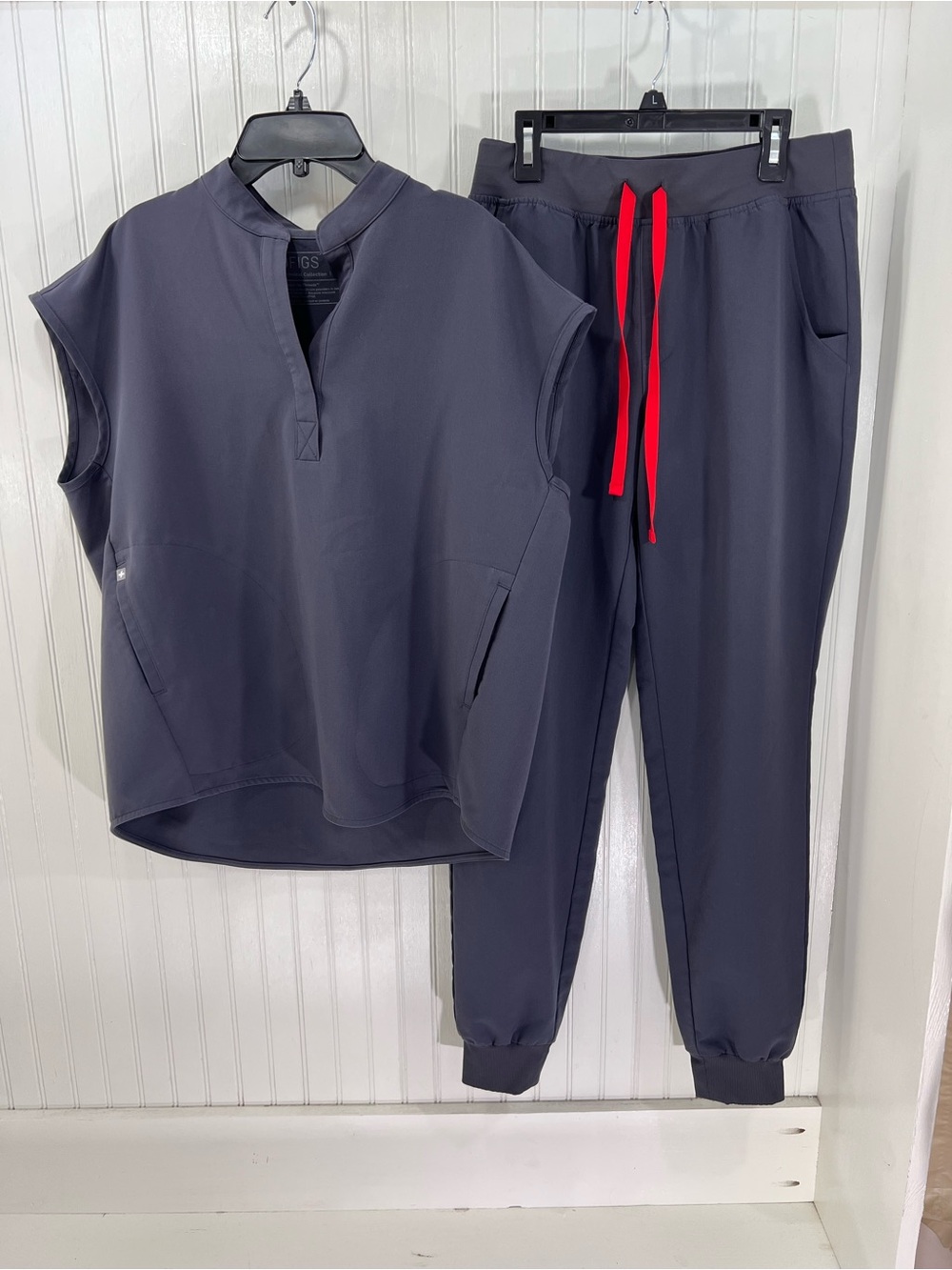 Figs Women's Gray Scrub Set with Red Drawstrings Rafaela Top S Zamora Joggers ST